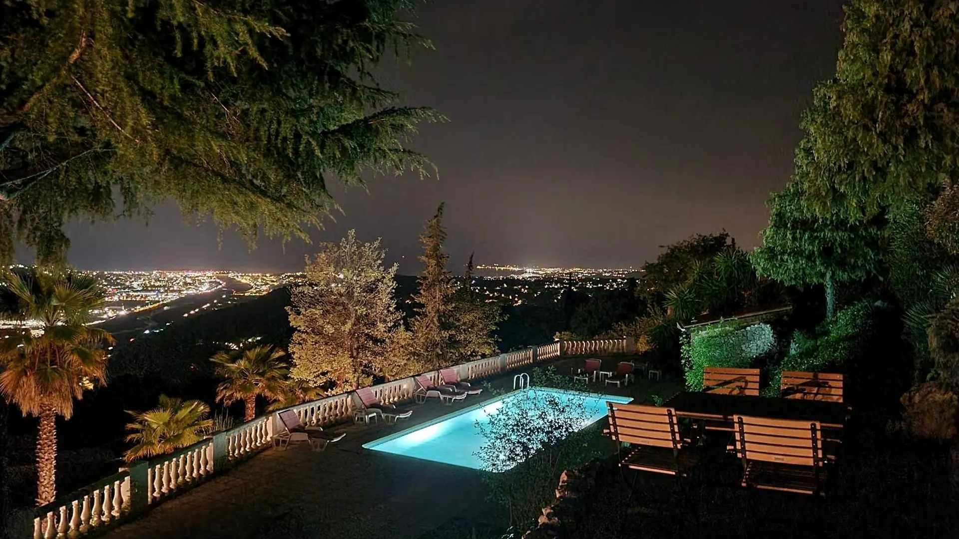 Le Domaine De Gattieres Villa